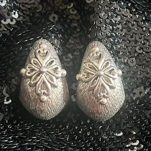 OSCAR DE LA RENTA RARE PEWTER HUGGIE EARRINGS